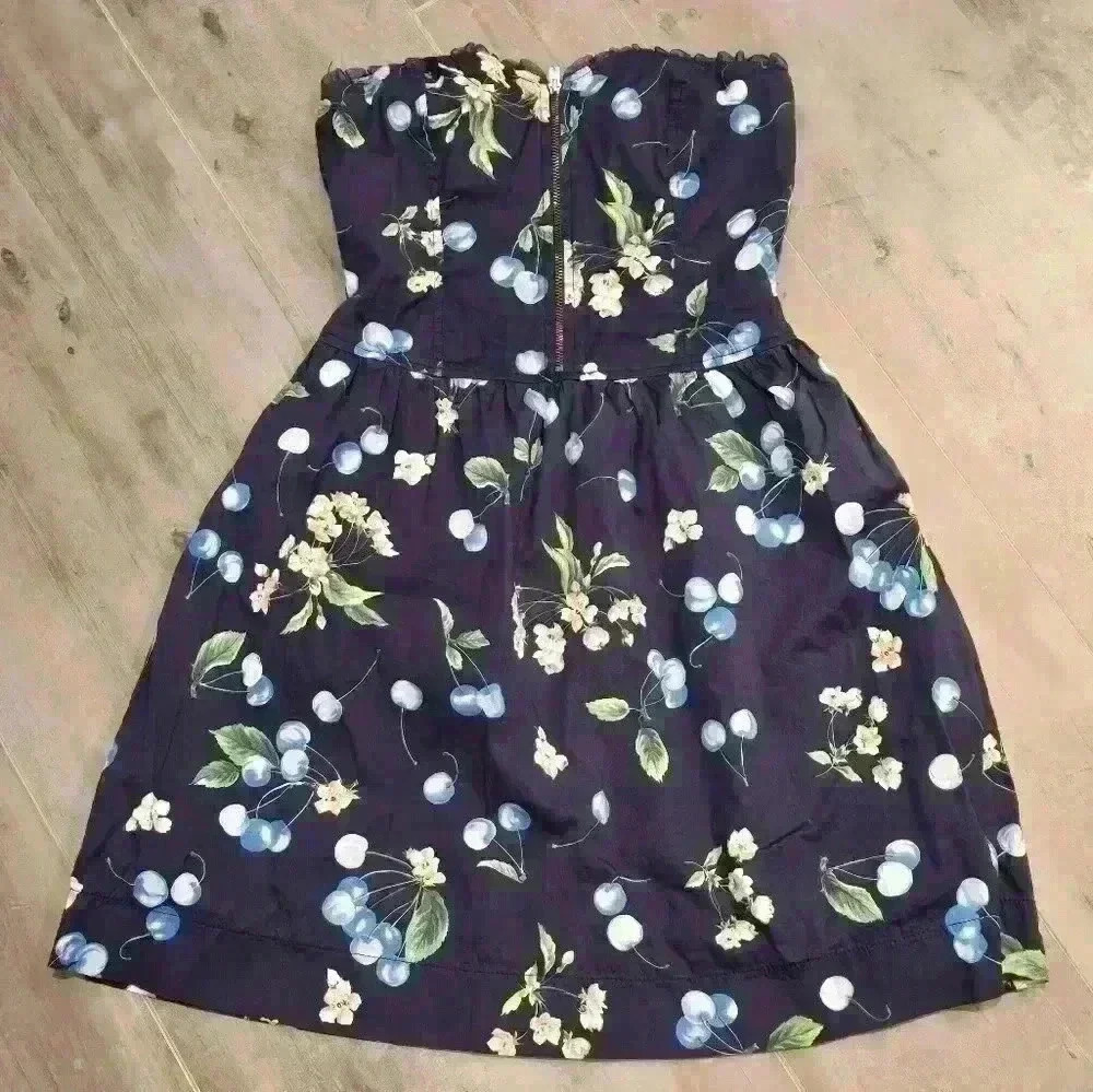 Bershka Strapless Dess - Picture 1 of 7